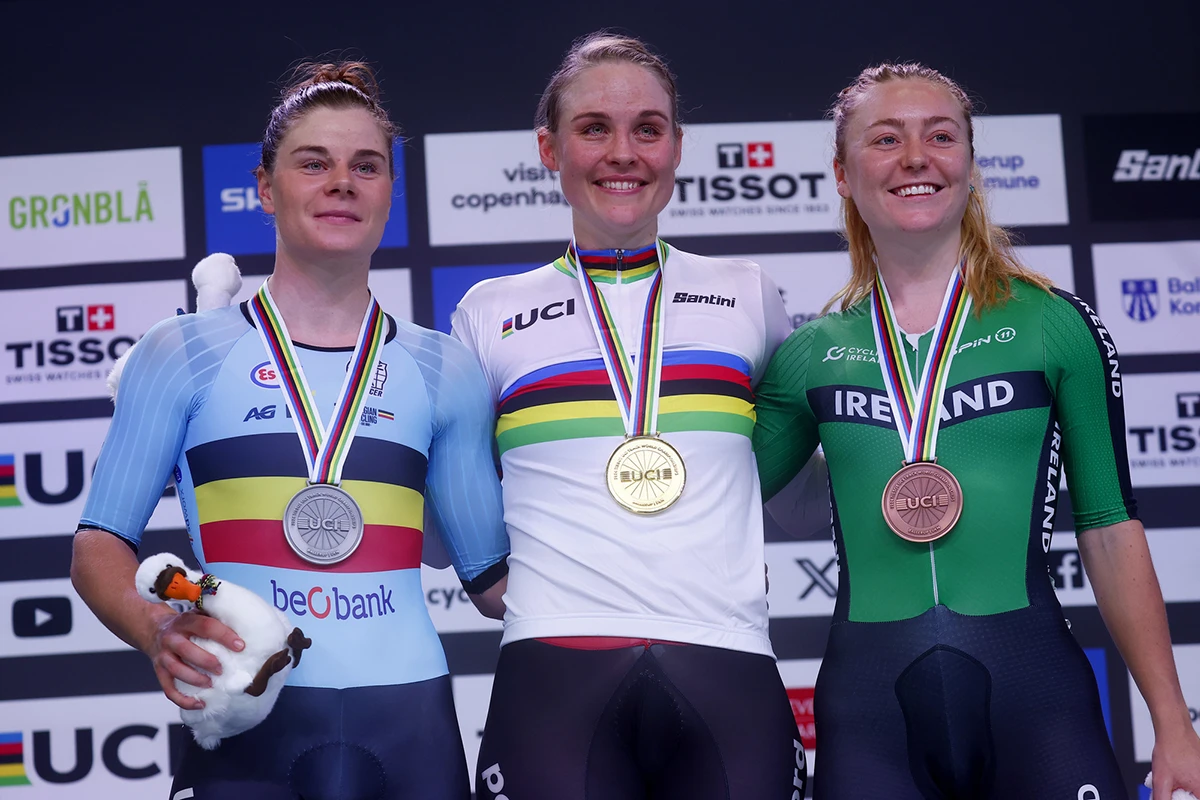 Lara Gillespie bronze medal in the Worlds Points Race